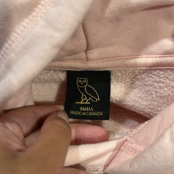 OVO Women’s Classic Owl Hoodie in Blush - Picture 4 of 4